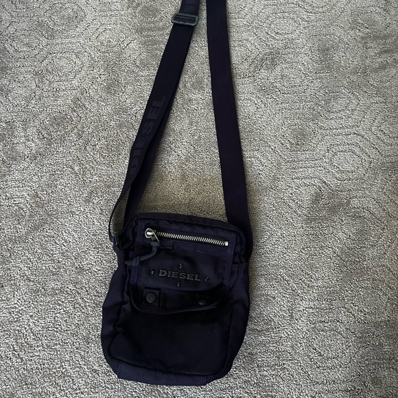 ✨DIESEL CROSS BODY BAG✨ - Picture 2 of 4